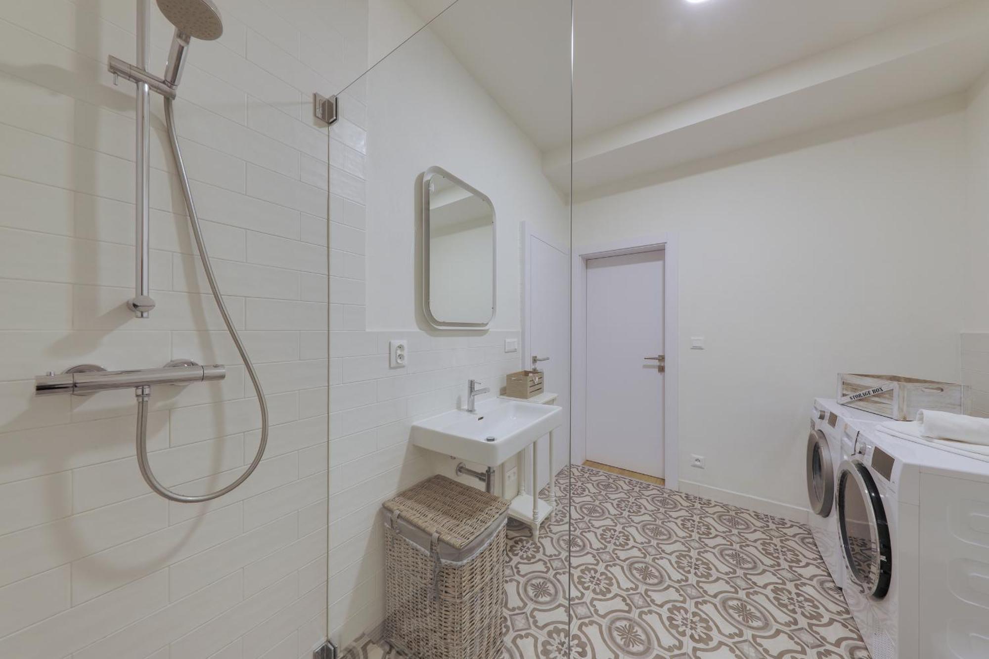 Shone Apartment Old Town 2 Bedroom Bratislava Luaran gambar