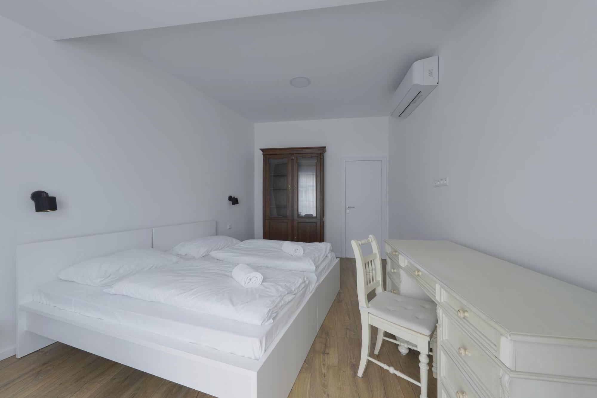 Shone Apartment Old Town 2 Bedroom Bratislava Luaran gambar