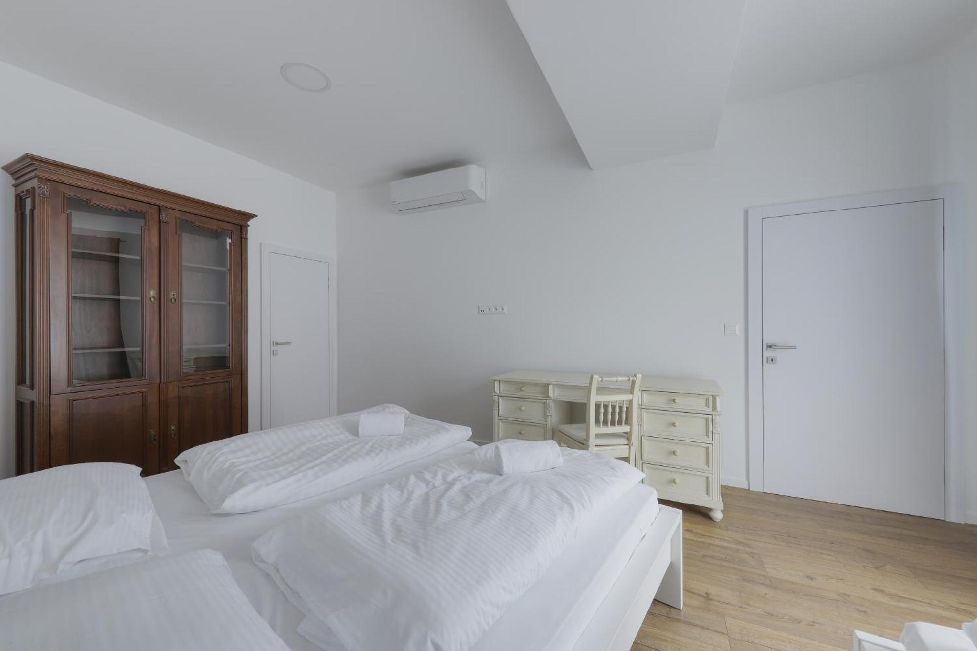 Shone Apartment Old Town 2 Bedroom Bratislava Luaran gambar